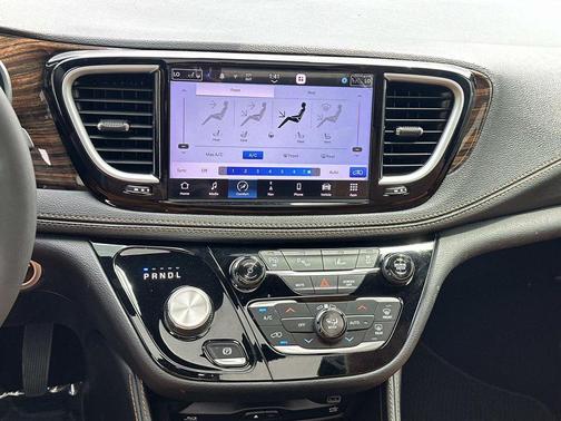 Ceramic Gray Clearcoat 2023 Chrysler Pacifica L