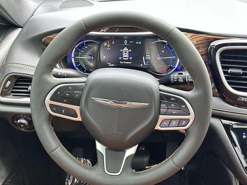 Ceramic Gray Clearcoat 2023 Chrysler Pacifica L