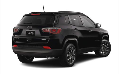 Diamond Black Crystal Pearlcoat 2026 Jeep Compass Latitude