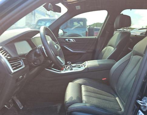 Black 2022 BMW X5 xDrive40i