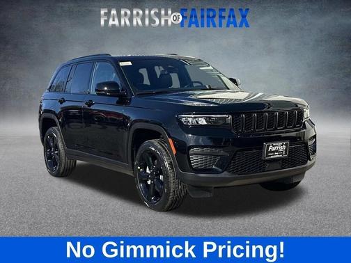Diamond Black Crystal Pearlcoat 2025 Jeep Grand Cherokee Altitude