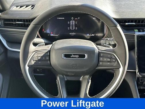 Diamond Black Crystal Pearlcoat 2025 Jeep Grand Cherokee Altitude