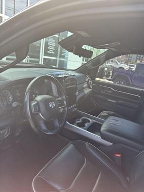 Diamond Black Crystal Pearlcoat 2021 RAM 1500 Laramie