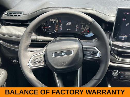 Bright White Clearcoat 2023 Jeep Compass Latitude