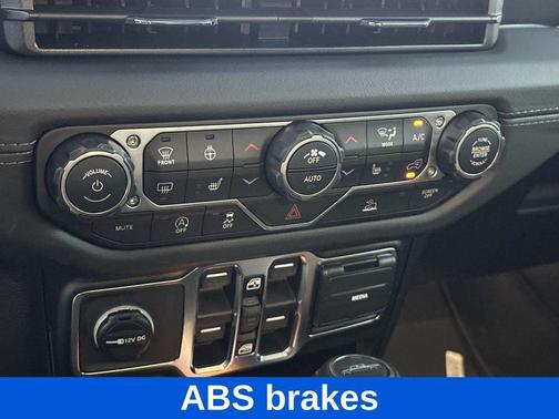 2026 Jeep Gladiator Sahara 4x4