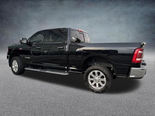 Diamond Black Crystal Pearlcoat 2019 RAM 2500 Big Horn Crew Cab 4x4 6'4' Box
