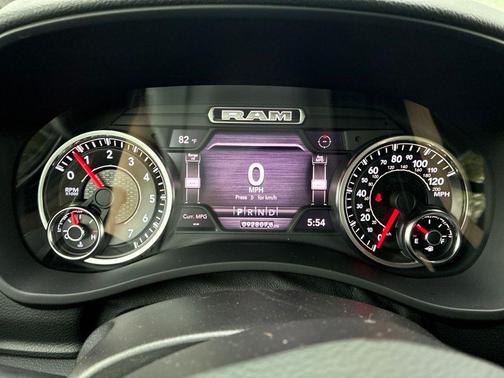 Diamond Black Crystal Pearlcoat 2019 RAM 2500 Big Horn Crew Cab 4x4 6'4' Box