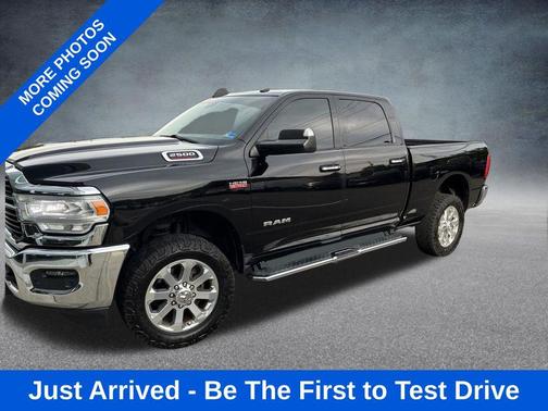 Diamond Black Crystal Pearlcoat 2019 RAM 2500 Big Horn Crew Cab 4x4 6'4' Box