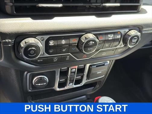 2024 Jeep Wrangler 4-Door Sahara 4x4