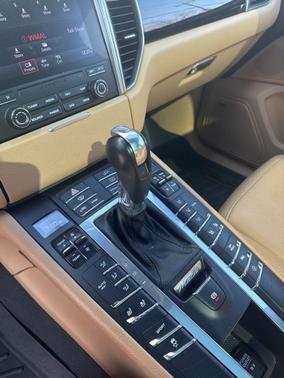 2018 Porsche Macan Base