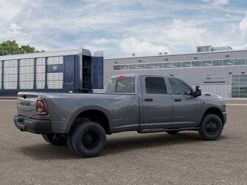 Ceramic Gray Clearcoat 2026 RAM 3500 Tradesman Crew Cab 4x4 8' Box
