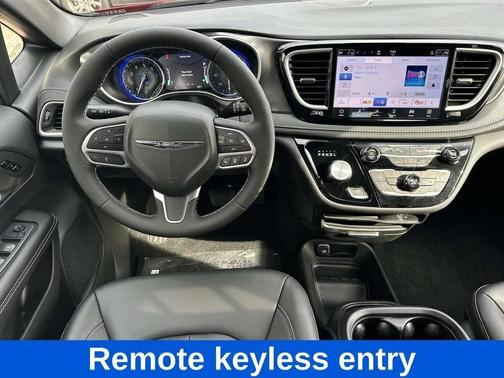 Red Hot Pearlcoat 2026 Chrysler Pacifica L