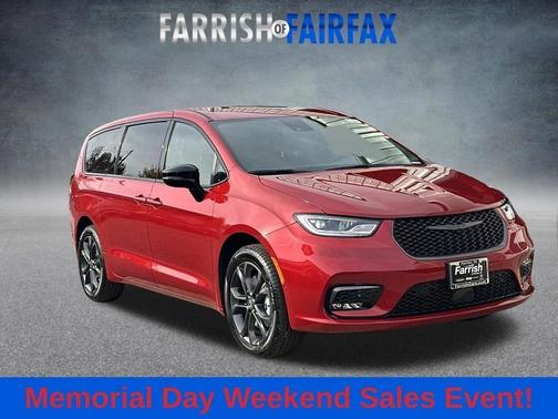 Red Hot Pearlcoat 2026 Chrysler Pacifica L