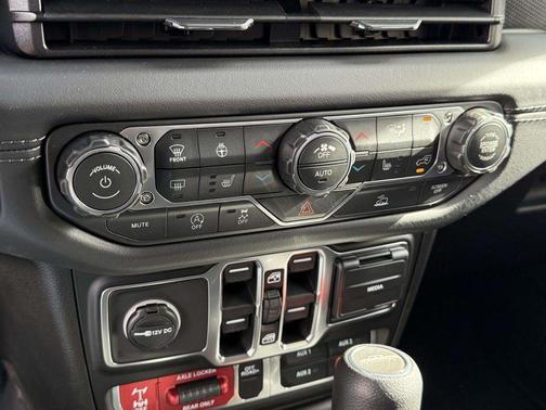 2026 Jeep Gladiator Mojave 4x4