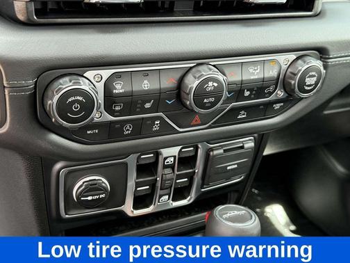 2025 Jeep Gladiator High Tide