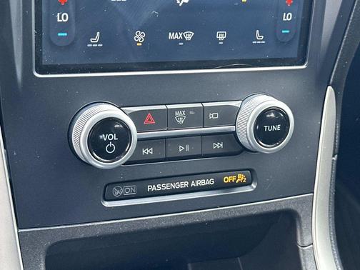 Agate Black Metallic 2023 Ford Edge ST Line