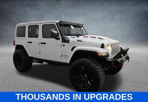 Bright White Clearcoat 2022 Jeep Wrangler Unlimited Sahara