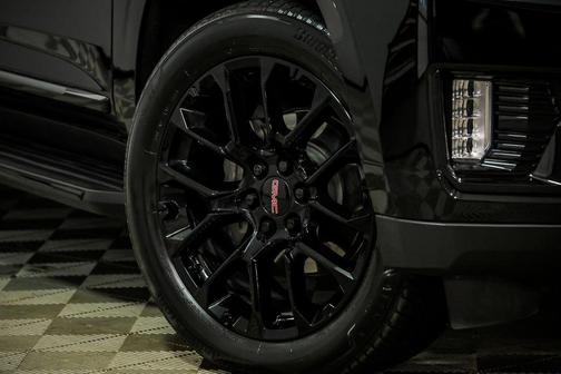 Onyx Black 2024 GMC Yukon SLT