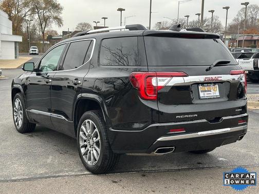 2023 GMC Acadia Denali
