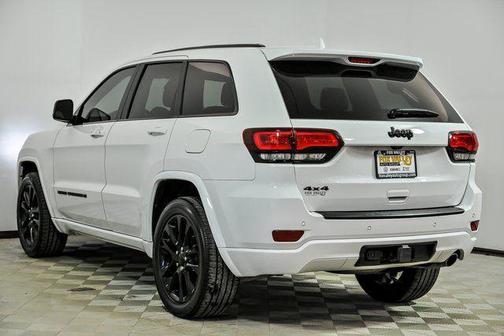 2022 Jeep Grand Cherokee Laredo