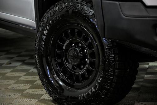 Summit White 2024 GMC Sierra 2500 AT4X