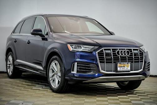 2022 Audi Q7 45 Premium Plus