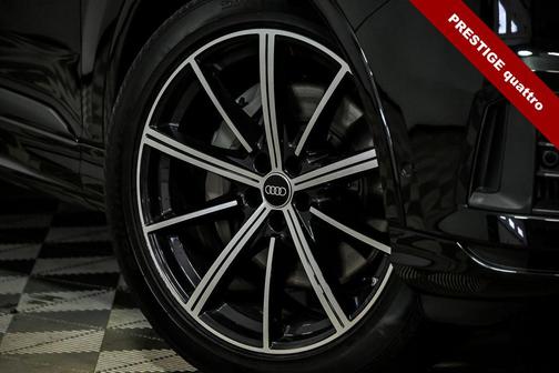 Mythos Black Metallic 2023 Audi Q7 55 Prestige