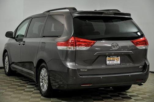 2012 Toyota Sienna XLE