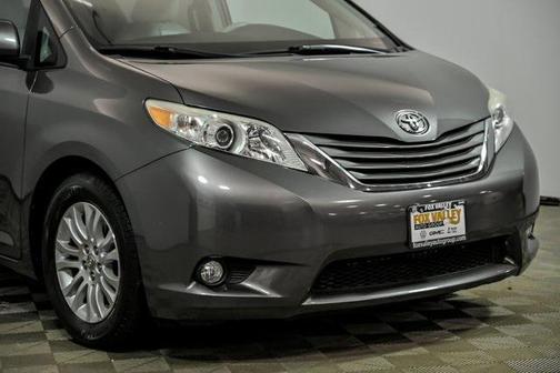 2012 Toyota Sienna XLE