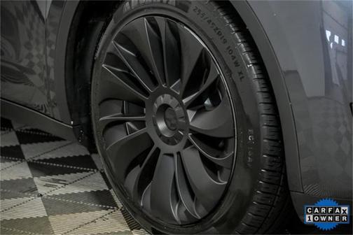 2024 Tesla Model Y Long Range Dual Motor All-Wheel Drive