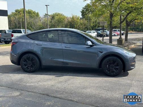 2024 Tesla Model Y Long Range Dual Motor All-Wheel Drive