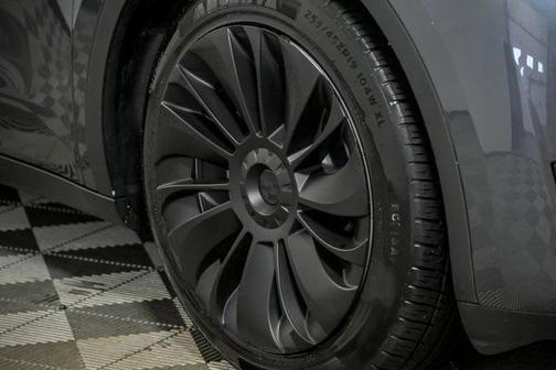 2024 Tesla Model Y Long Range Dual Motor All-Wheel Drive