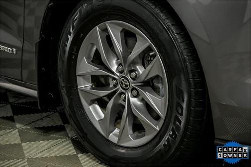 2021 Toyota Sienna XLE 8 Passenger