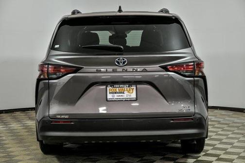 2021 Toyota Sienna XLE 8 Passenger