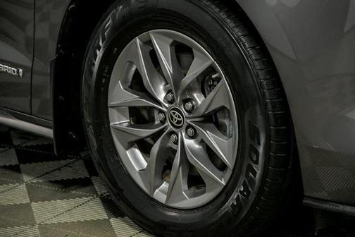 2021 Toyota Sienna XLE 8 Passenger