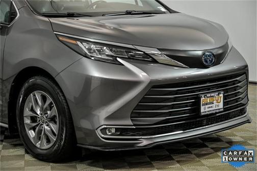 2021 Toyota Sienna XLE 8 Passenger