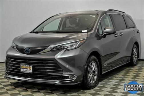 2021 Toyota Sienna XLE 8 Passenger