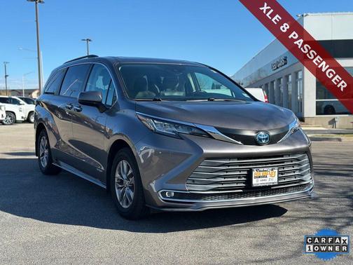 2021 Toyota Sienna XLE 8 Passenger
