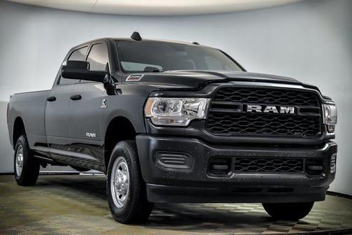 2022 RAM 2500 Tradesman Crew Cab 4x4 8' Box