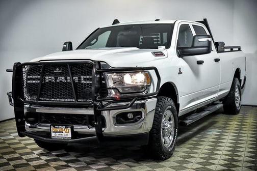 2024 RAM 2500 Tradesman Crew Cab 4x4 8' Box