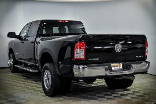 2021 RAM 3500 Big Horn Crew Cab 4x4 8' Box
