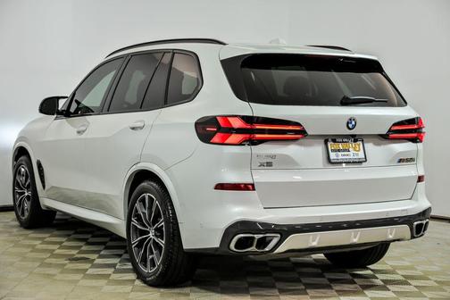 Mineral White Metallic 2025 BMW X5 M60i