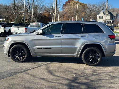 2017 Jeep Grand Cherokee Altitude