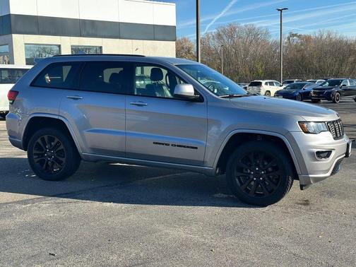 2017 Jeep Grand Cherokee Altitude