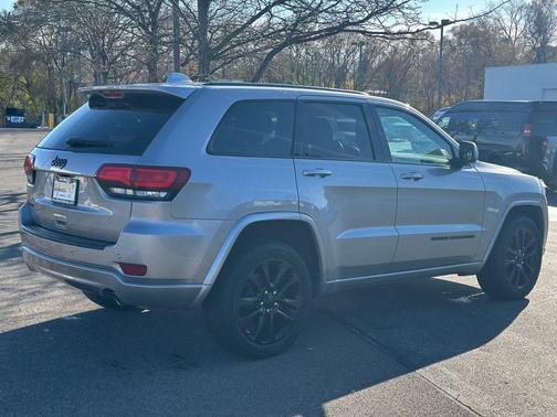2017 Jeep Grand Cherokee Altitude