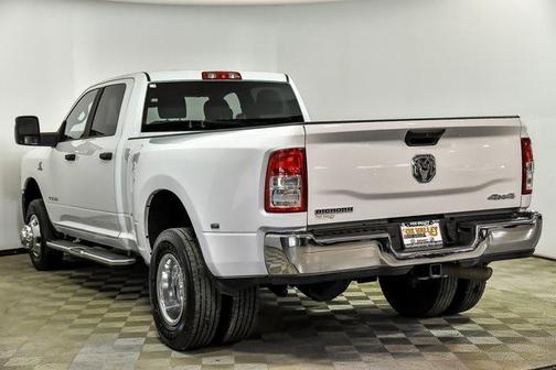 2024 RAM 3500 Big Horn Crew Cab 4x4 8' Box