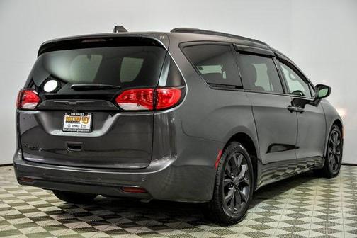 2018 Chrysler Pacifica Touring-L Plus