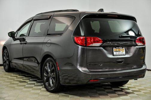 2018 Chrysler Pacifica Touring-L Plus