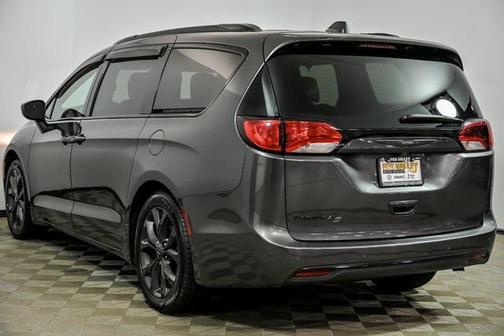 2018 Chrysler Pacifica Touring-L Plus