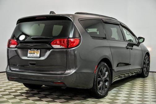 2018 Chrysler Pacifica Touring-L Plus
